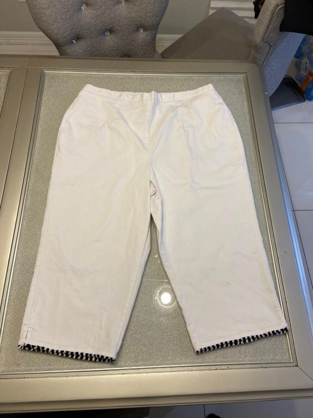 ALFRED DUNNER Plus-Size White Capri Pants (Size 22W)